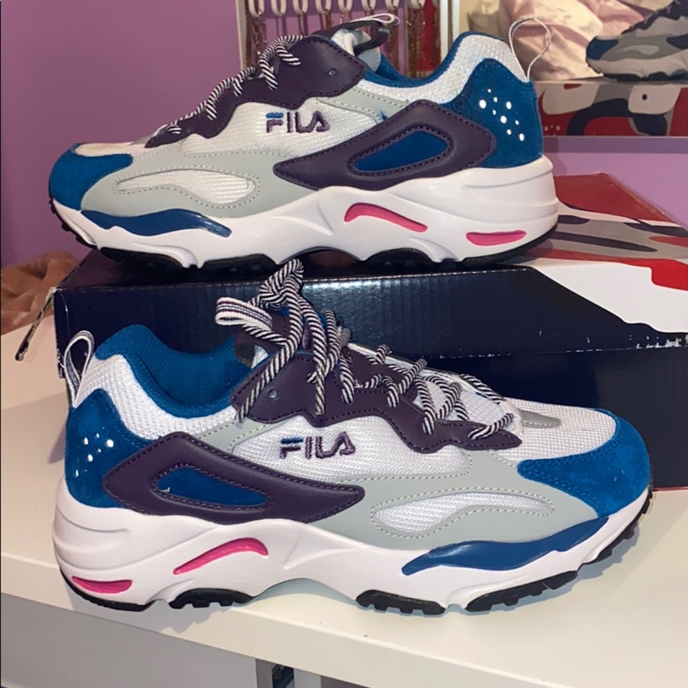 Fila Ray Tracers!! BRAND NEW NEVER WORN WITH BOX:)